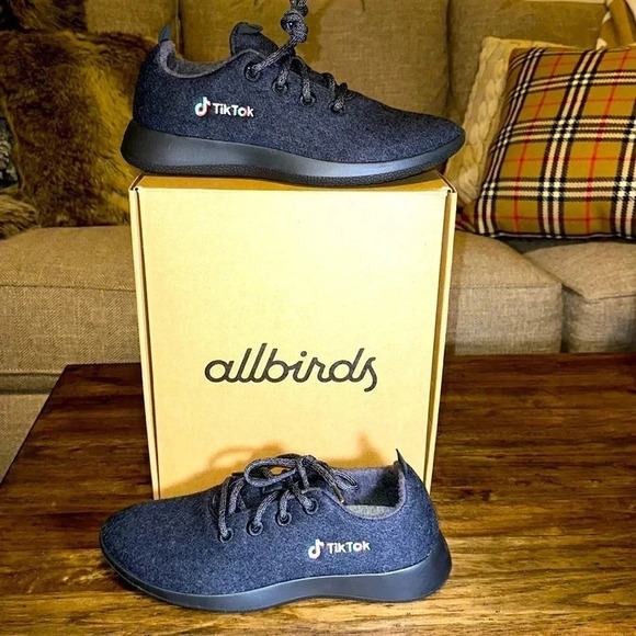 NWT allbirds special and limited edition wool runners men’s 10 black TikTok - Picture 3 of 13